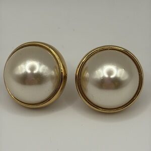 Vintage 90’s Classic Gold and Cream Bezel Pearl Earrings Clip Ons